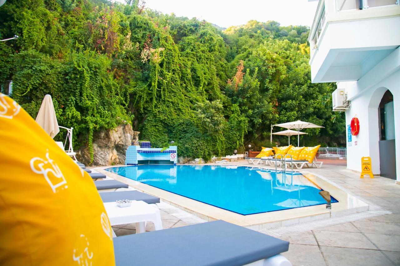 Otel Chateau De 3*